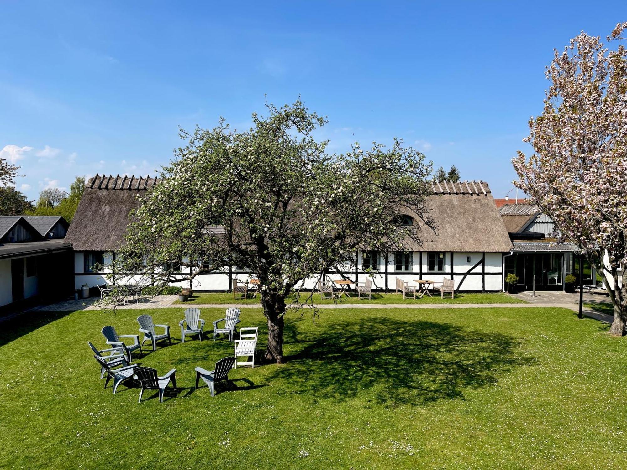 Kirsebaerkroen - The Inn Between Præstø Esterno foto