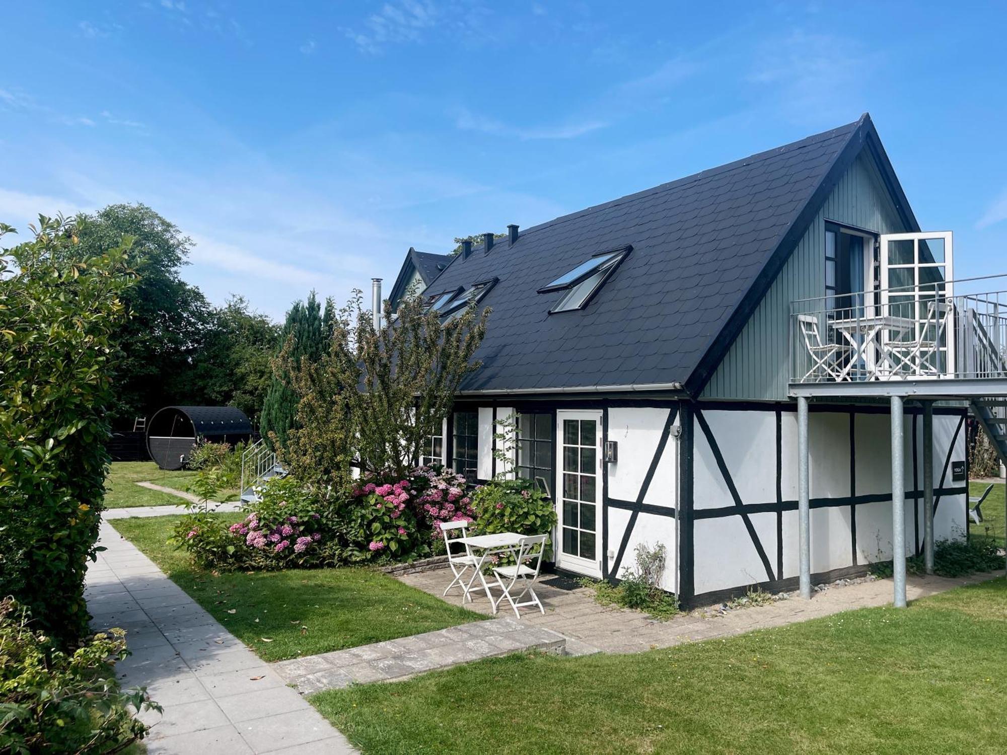 Kirsebaerkroen - The Inn Between Præstø Esterno foto